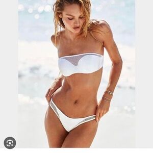 Victoria’s Secret bikini